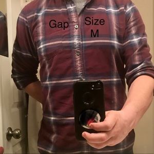 Gap (M) long sleeve button down collared shirt